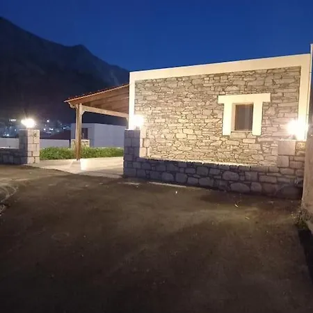 εστια * Émbonas